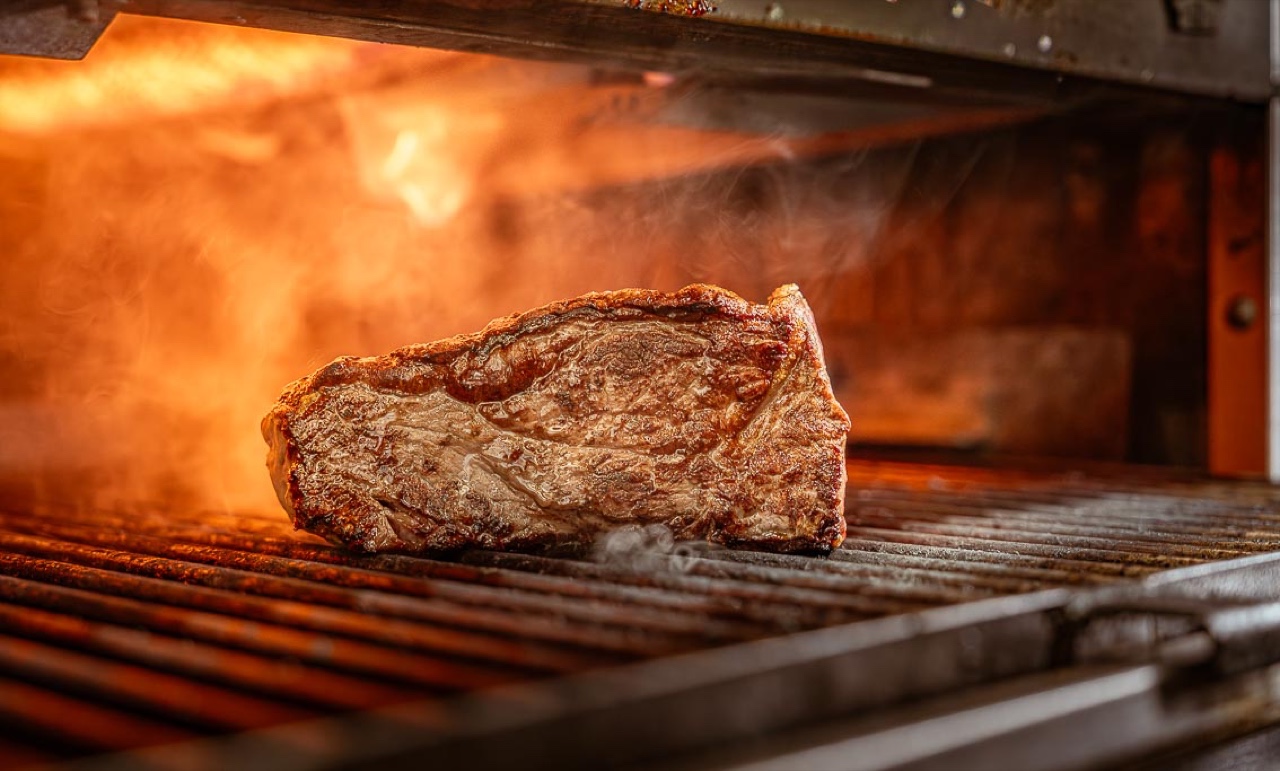 Dry Aged Steak vom Josper-Grill