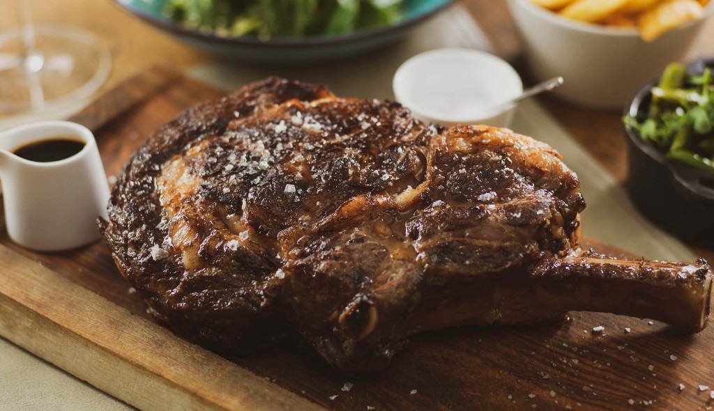 Tomahawk-Steak vom Grill