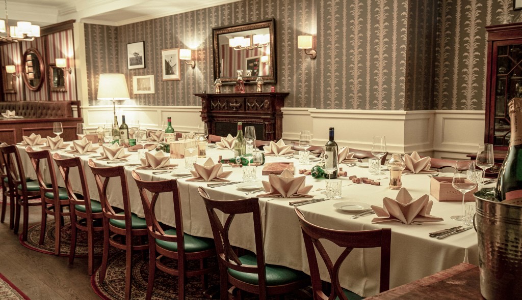 Lange Tafel für Private Dining